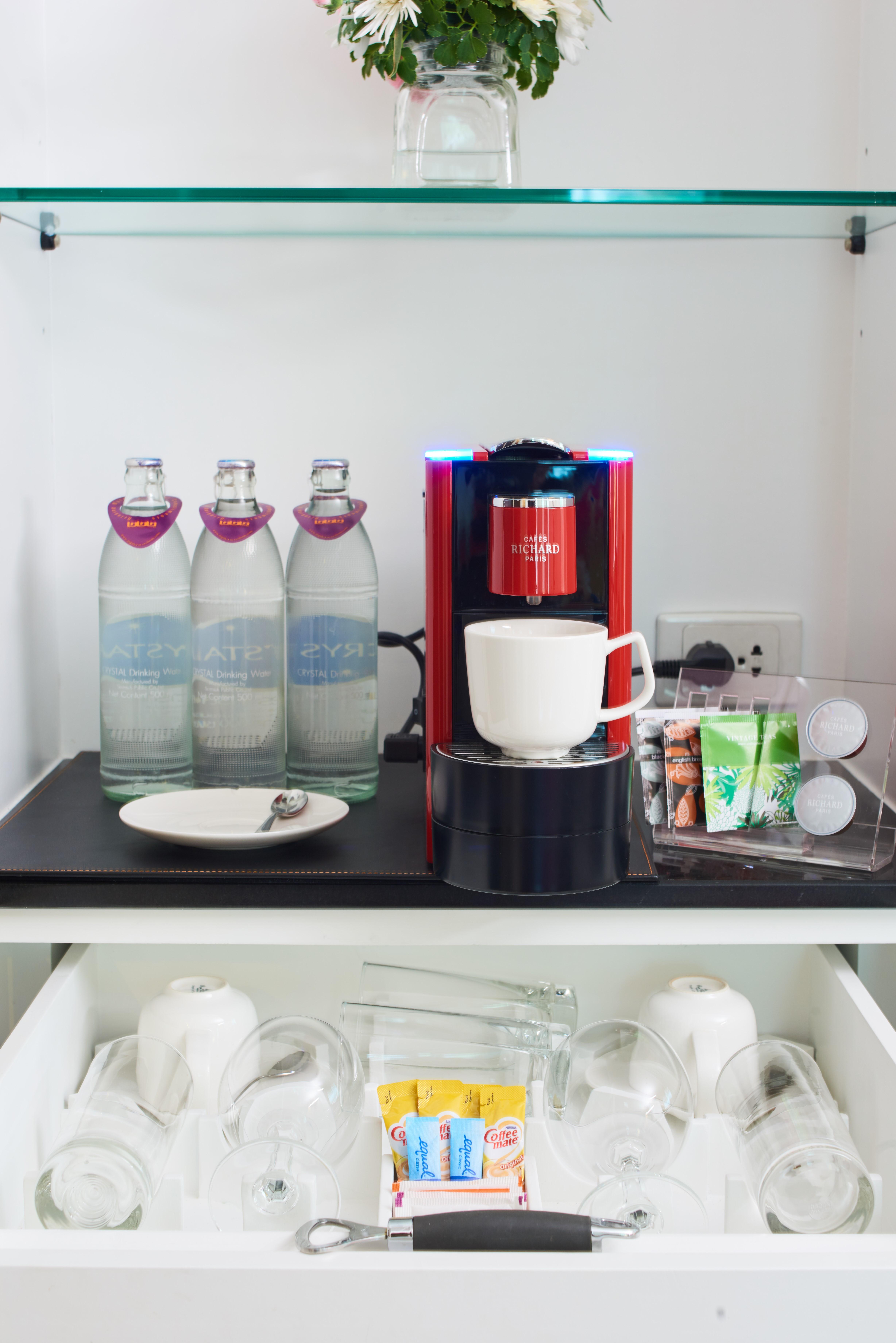 Triple Two Silom Hotel Bangkok Ngoại thất bức ảnh