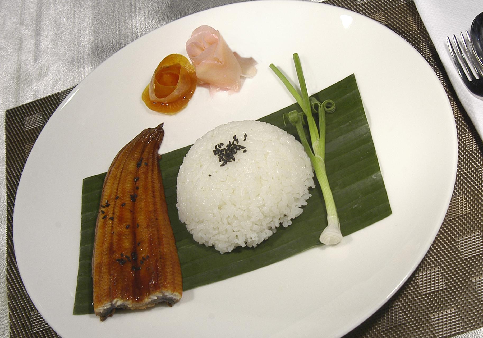 Triple Two Silom Hotel Bangkok Ngoại thất bức ảnh