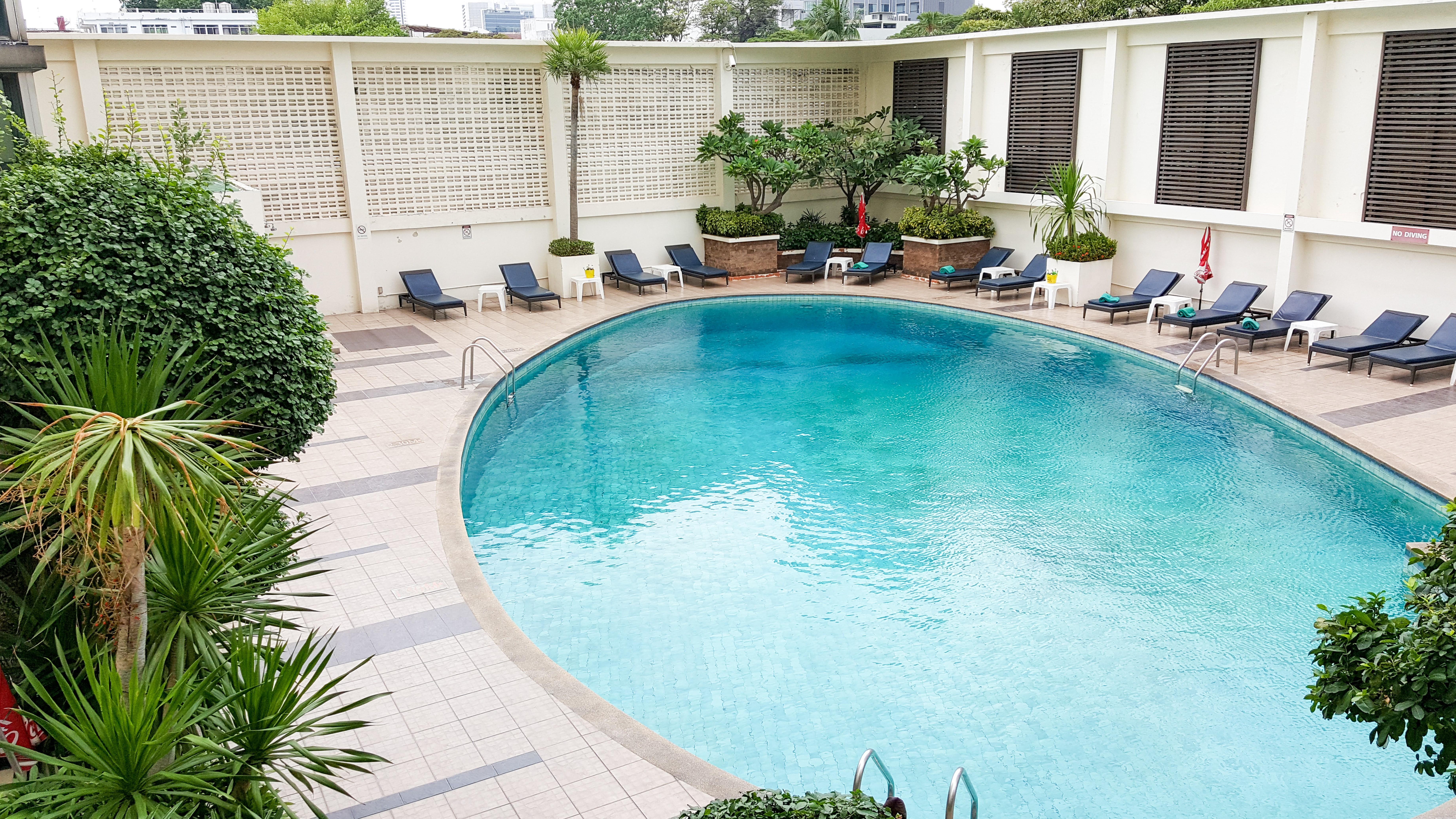 Triple Two Silom Hotel Bangkok Ngoại thất bức ảnh
