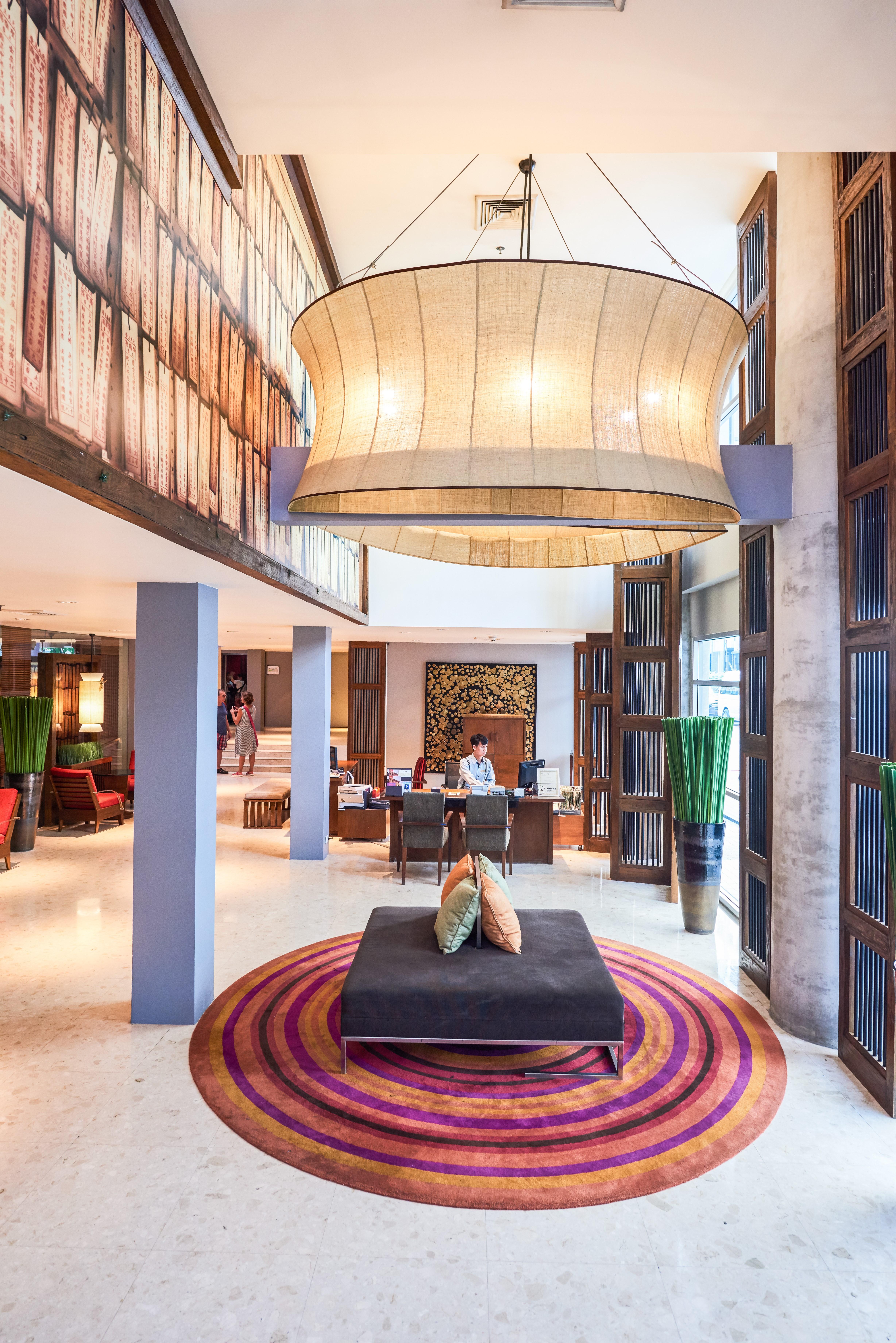 Triple Two Silom Hotel Bangkok Ngoại thất bức ảnh