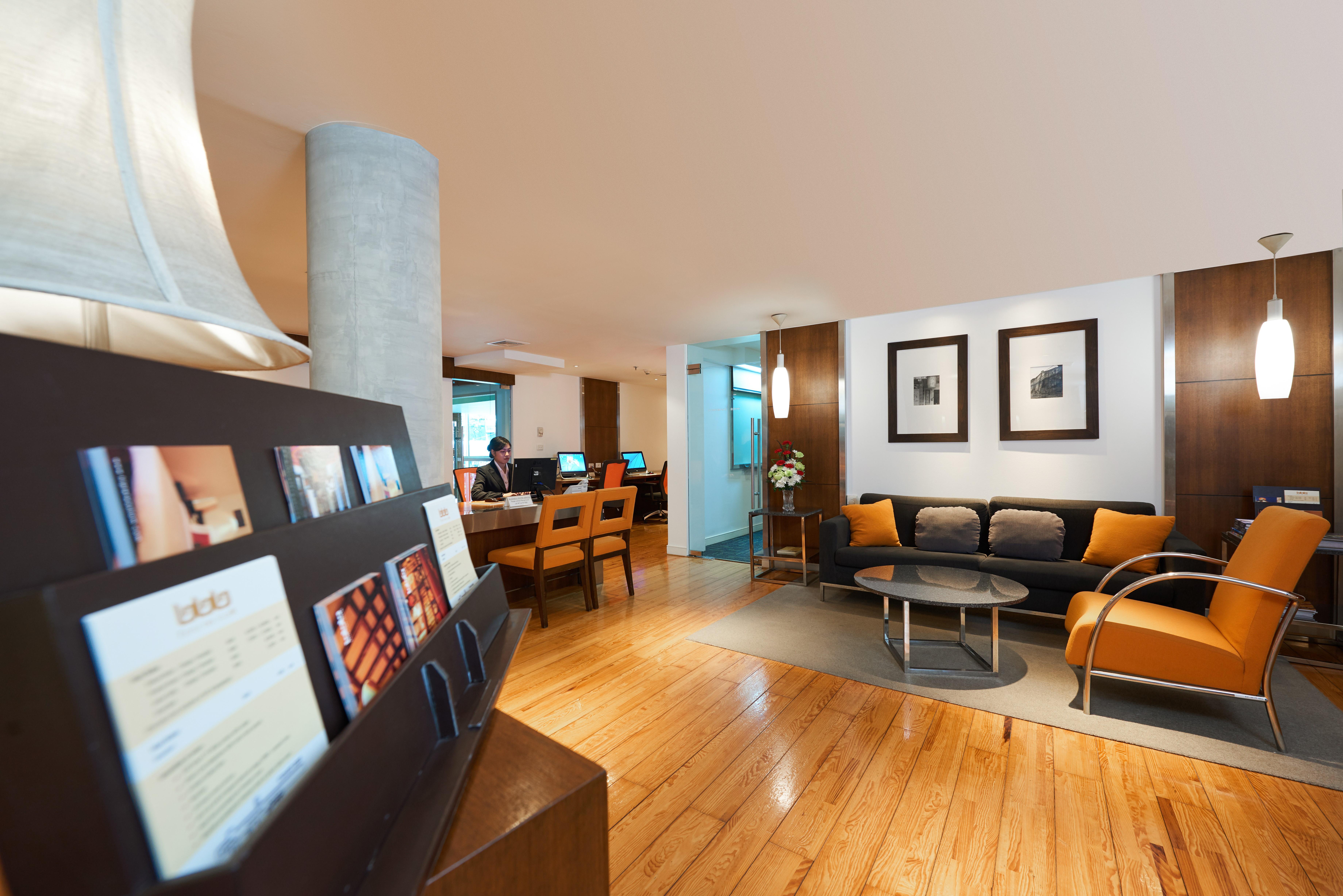 Triple Two Silom Hotel Bangkok Ngoại thất bức ảnh