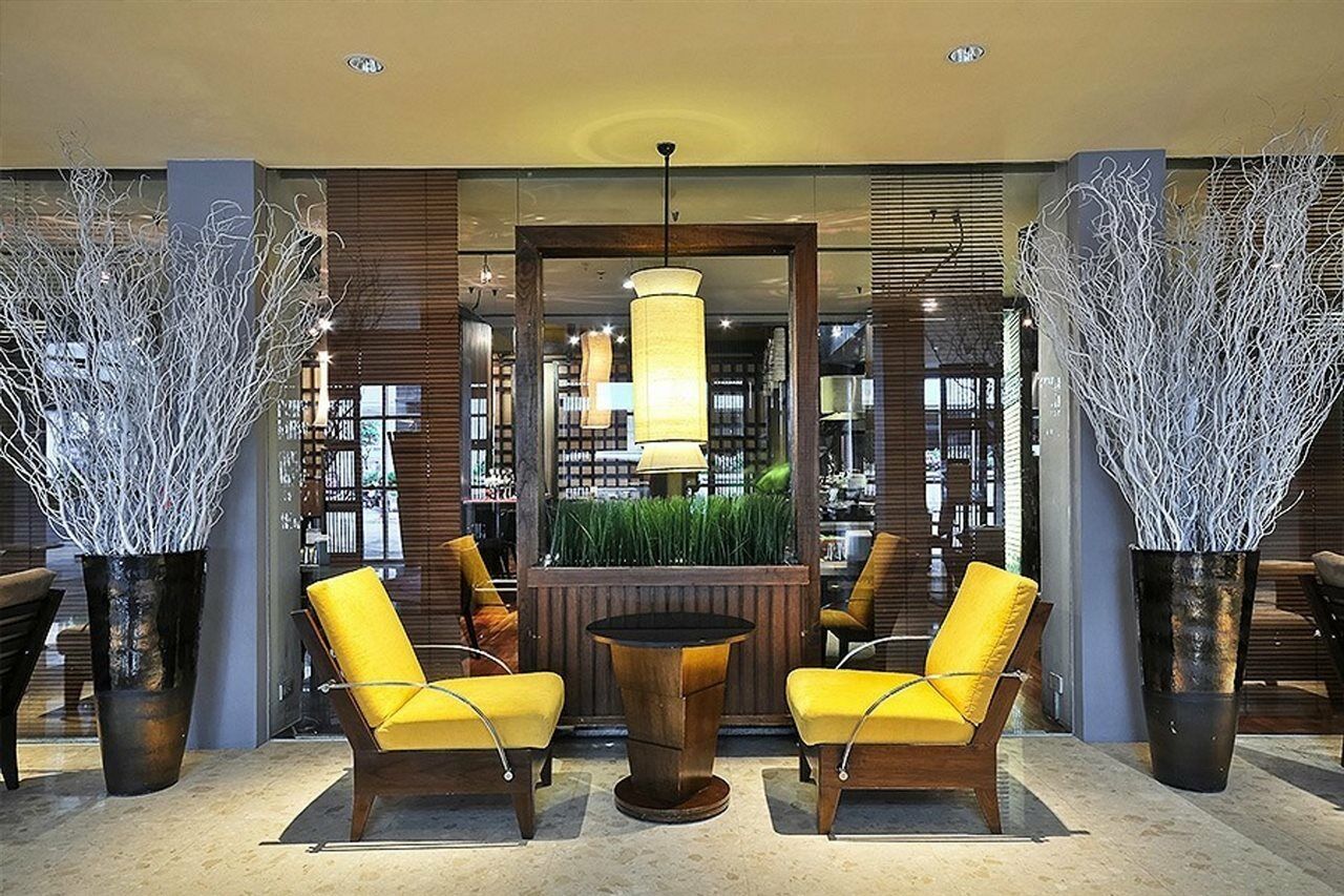 Triple Two Silom Hotel Bangkok Ngoại thất bức ảnh
